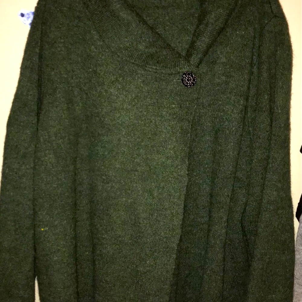 One button sweater